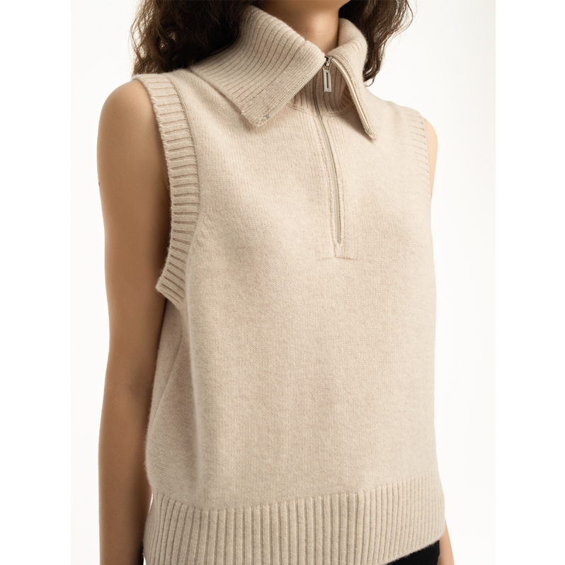 Zip-up wool vest 