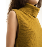 Ribbed wool vest