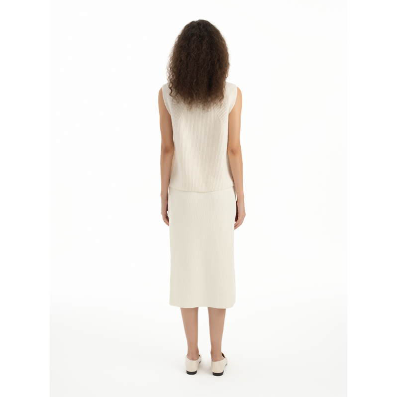 Ribbed high neck wool vest